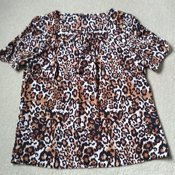 Talbots Womens Short Sleeve Animal print Sz Large Animal Print Blouse - Picture 1 of 7